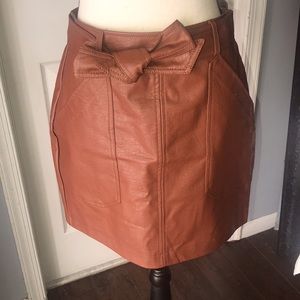 NWT sexy snake skin faux leather skirt 🤎